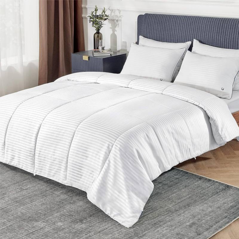 Striped White Hotel Comforter – Luxury 5-Star Bedding, Ultra-Soft Duvet for Hospitality Wholesale