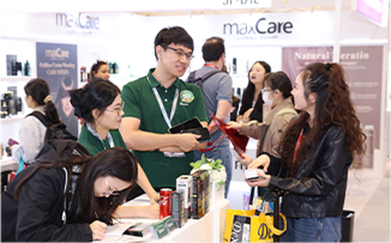 启彩生物首秀亚太美容展