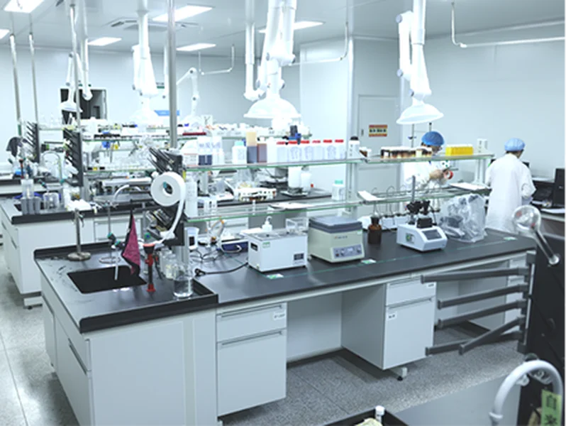 科研人员做实验