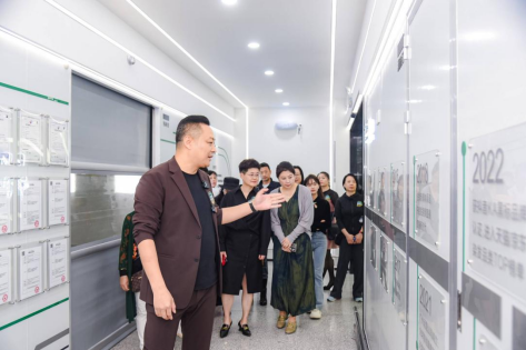 新工厂研发中心“启彩生物”落成，韩愢科研硬实力全新升级