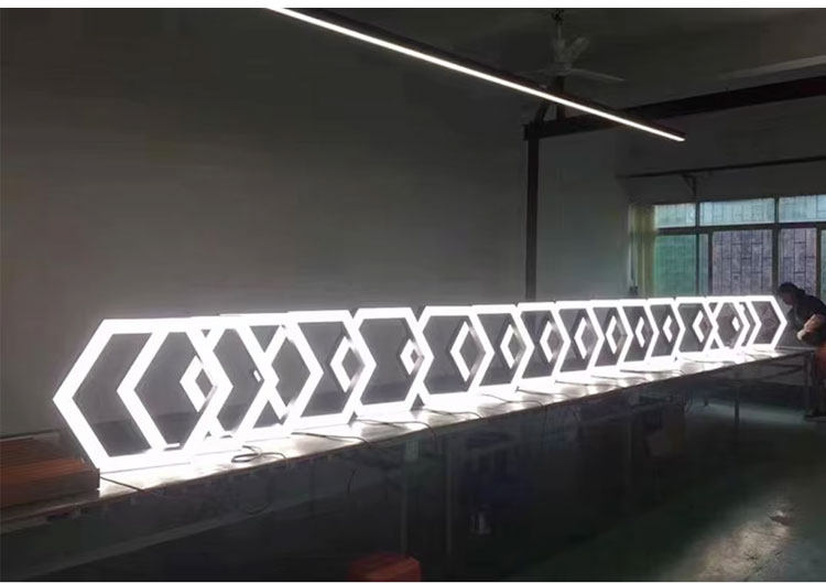 Hexagonal-Linear-Light