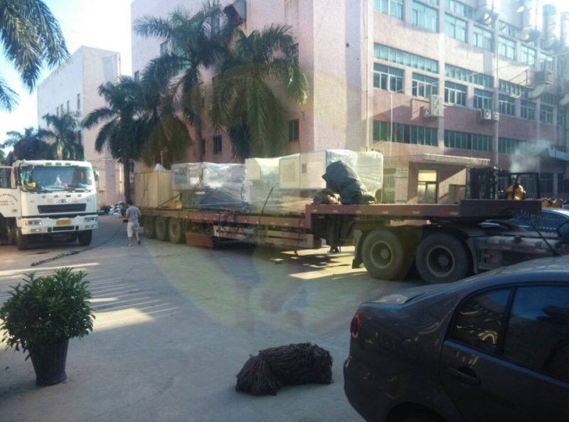 成型机，机械手的包装服务