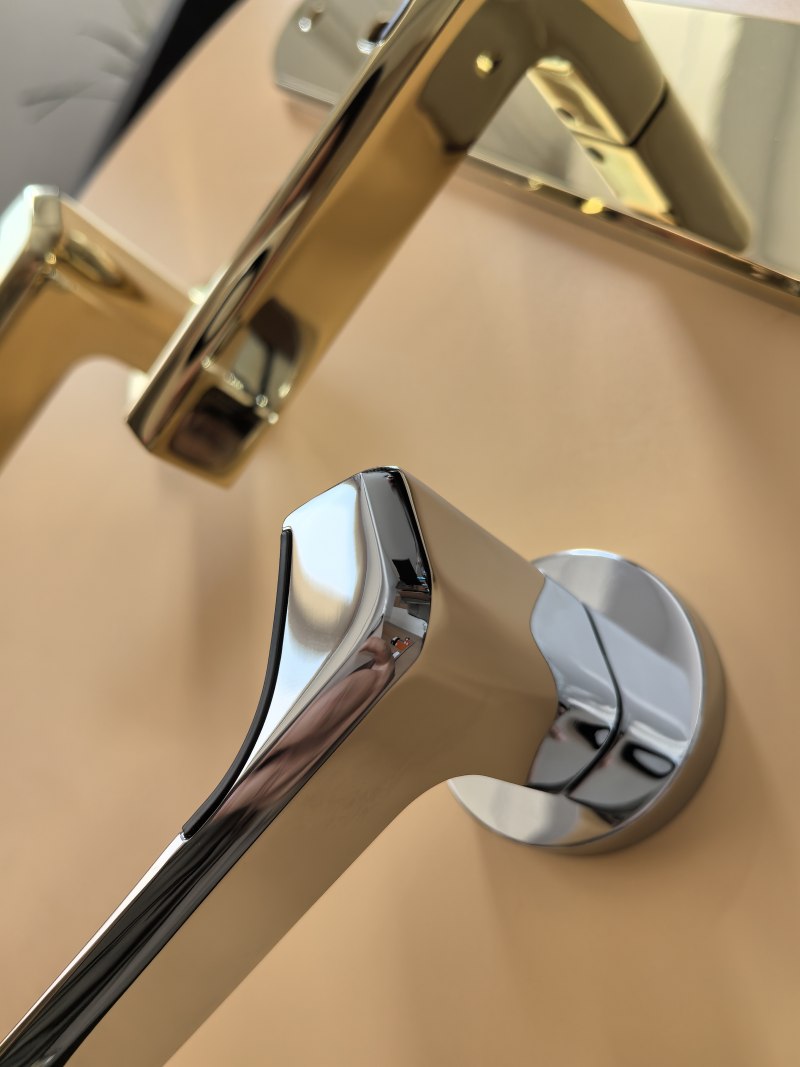 Zinc alloy split door locks are exported to countries in the Middle East, Saudi Arabia, Russia, Pakistan and other countries.