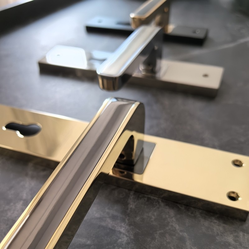 Zincalloy doorhandles with PVD vacuum plating process passing the 96 hour salt spray test