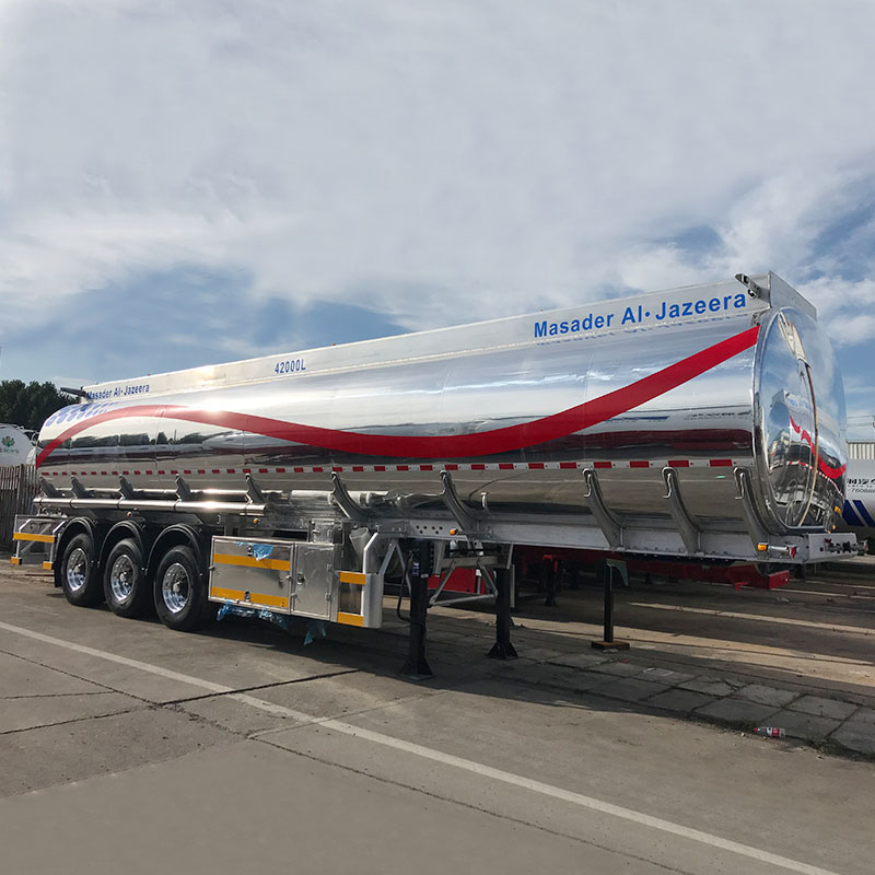 Carbon SteelStainless SteelAluminum Alloy TankTanker Truck Semi Trailer for OilFuelDieselGasolineCrudeWaterMilk Transport