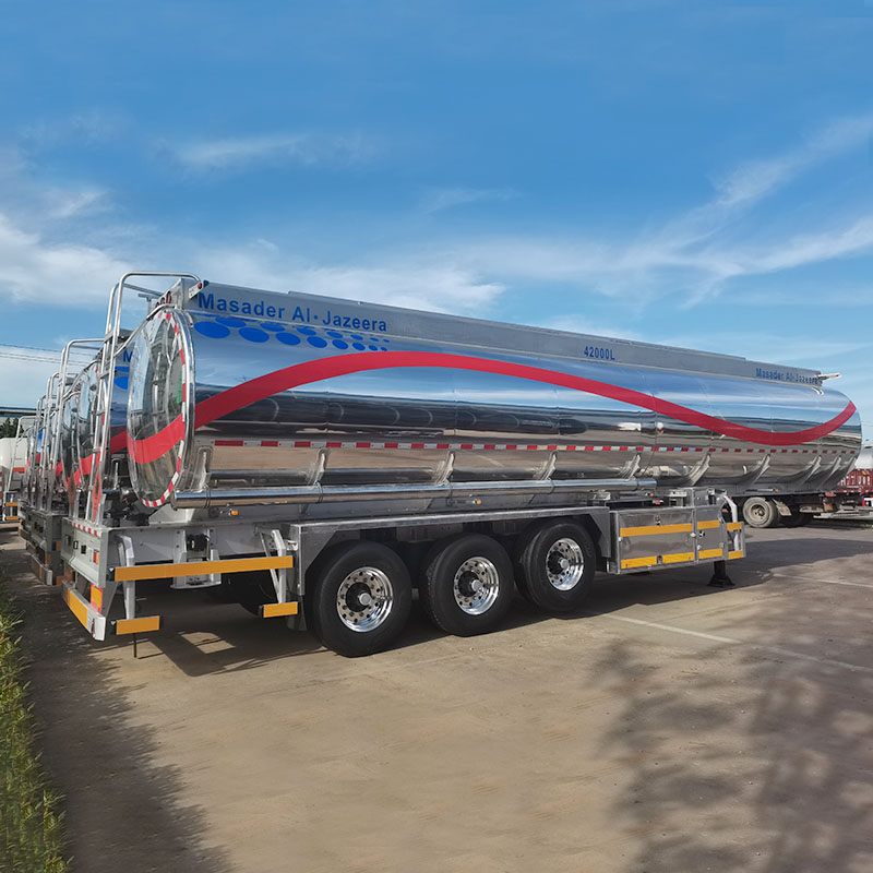 Carbon SteelStainless SteelAluminum Alloy TankTanker Truck Semi Trailer for OilFuelDieselGasolineCrudeWaterMilk Transport