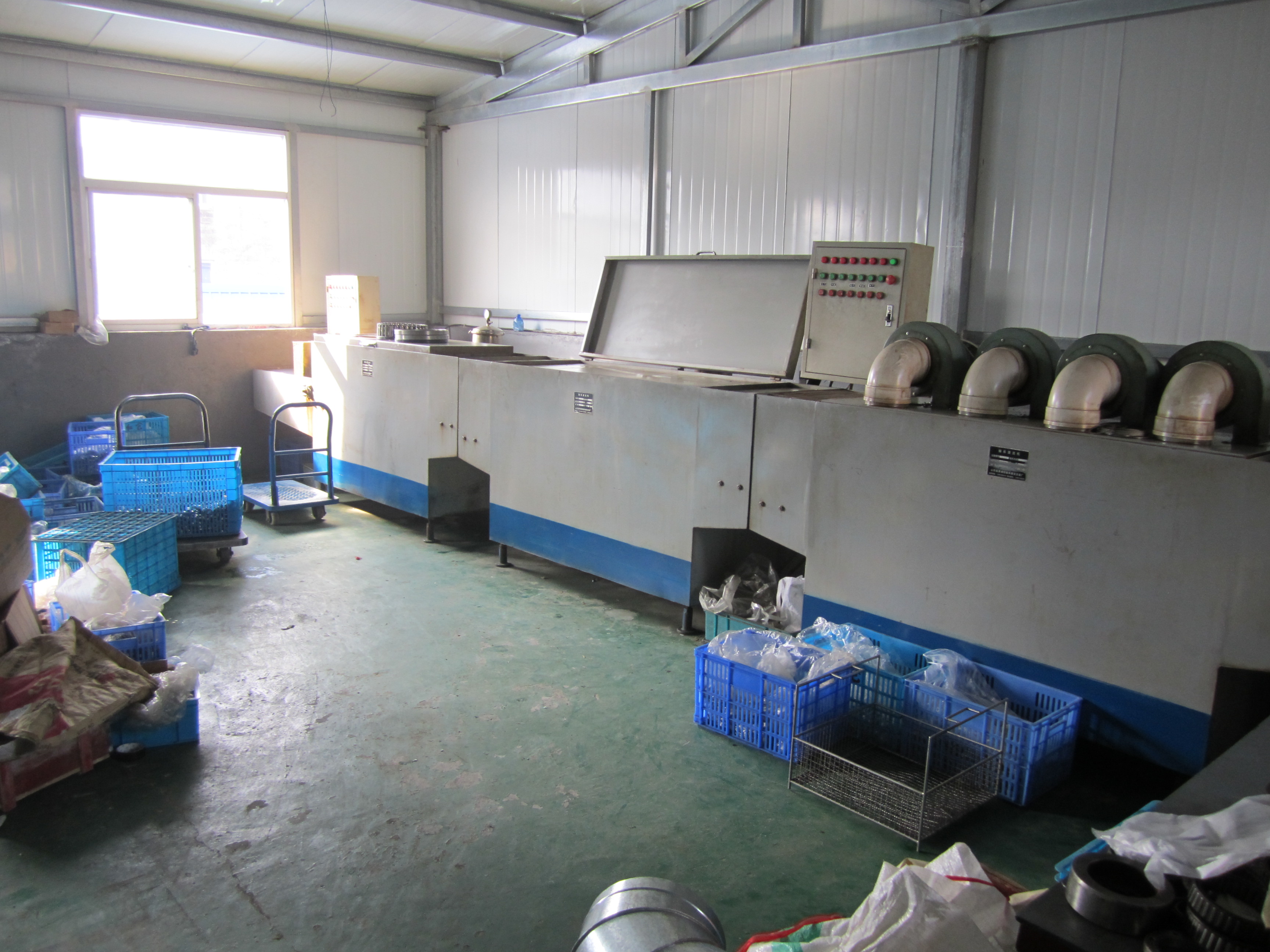 Ultrasonic cleaning workshop