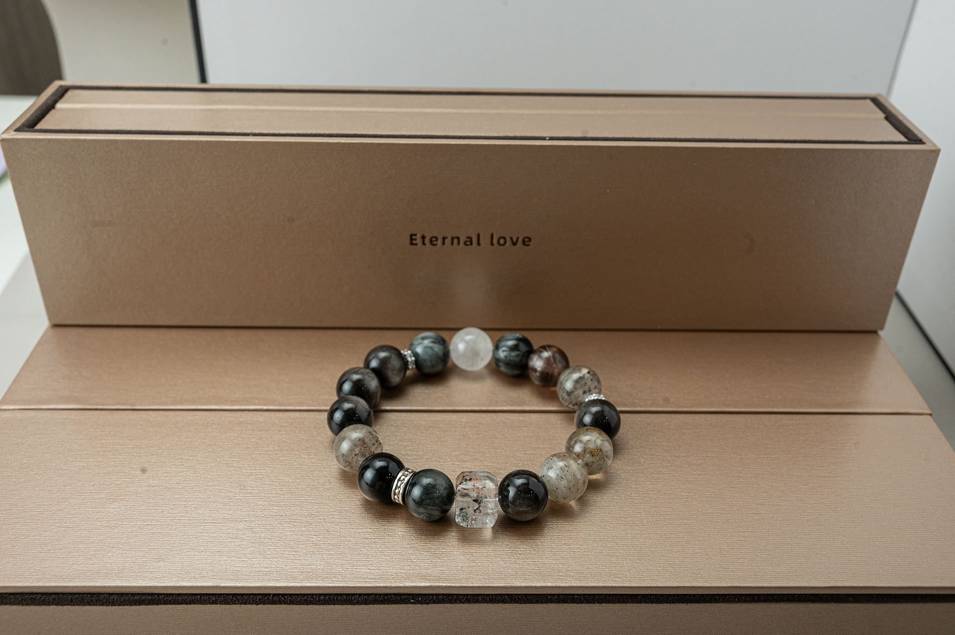 恒爱宠物善终服务（ETERNAL  LOVE恒爱宠物）全国连锁加盟品牌，全天24小时提供宠物殡仪火化服务