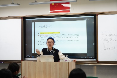 a camera films a man presenting on how to investigate smuggling networks