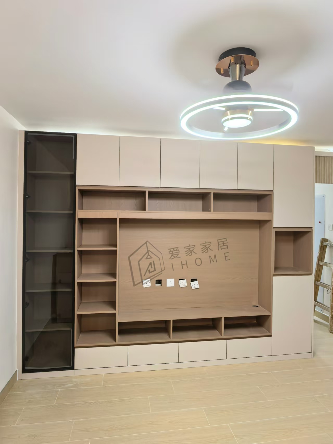 美孚新邨百老匯