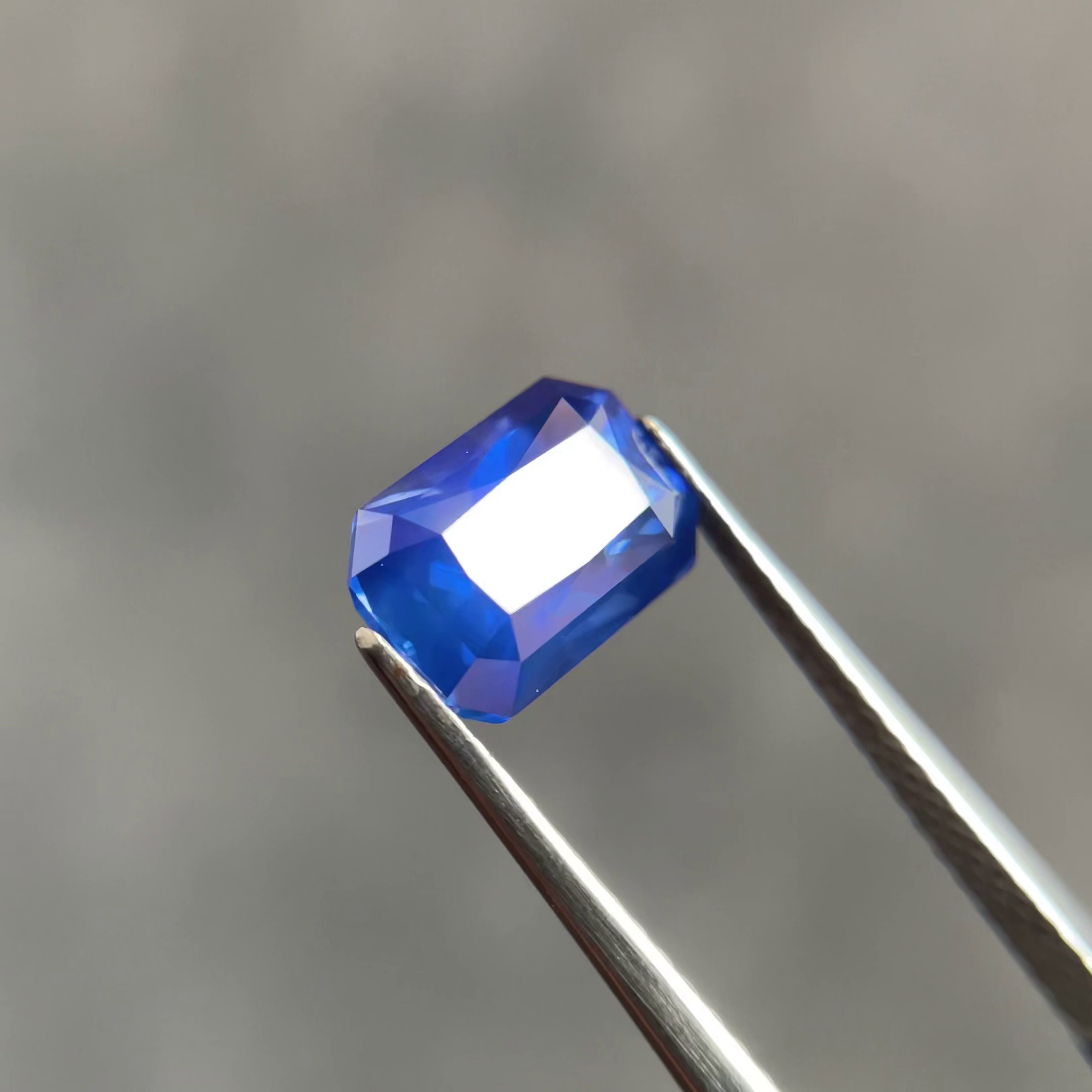 优质完美精切蓝宝石