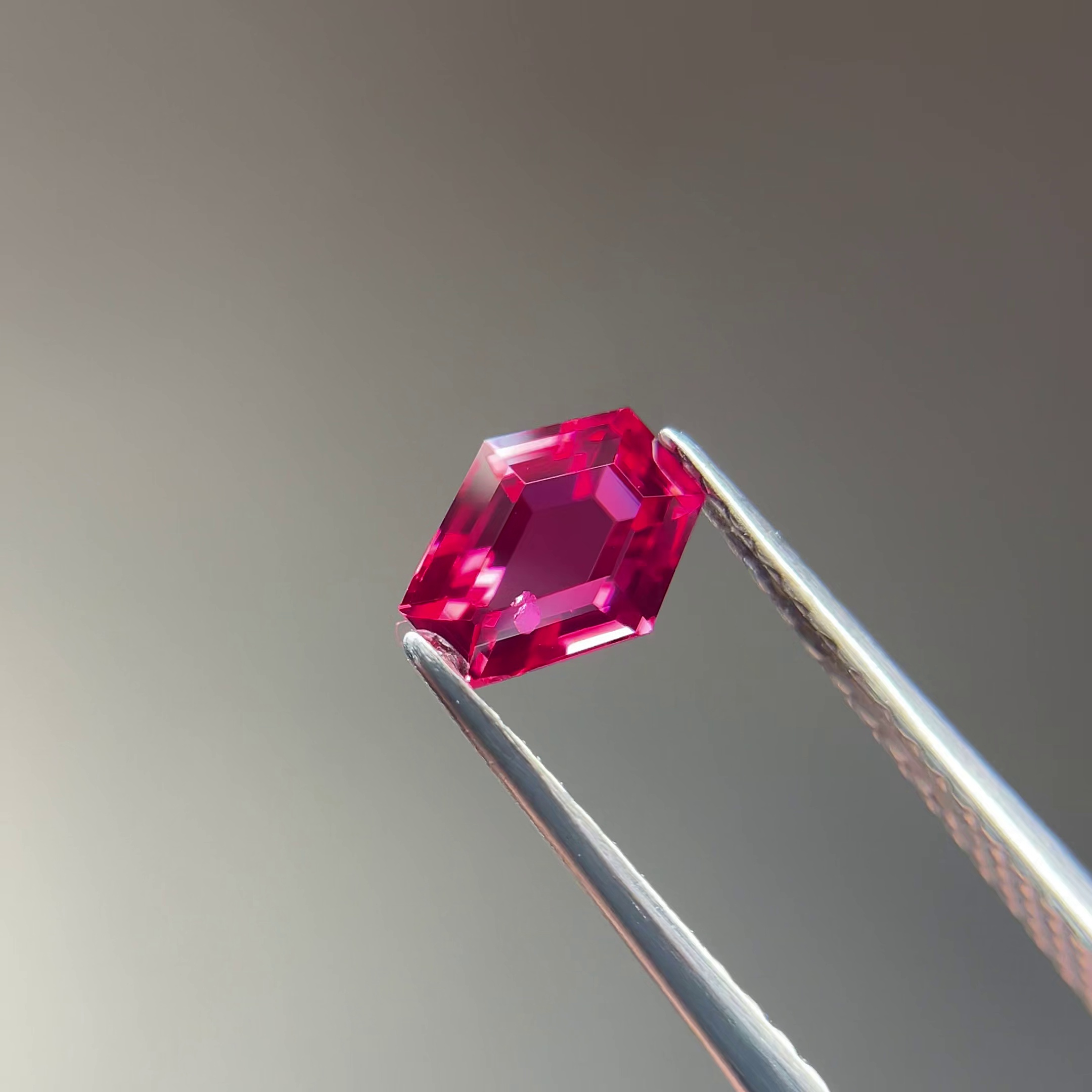 SOLD 绝地武士红色尖晶石