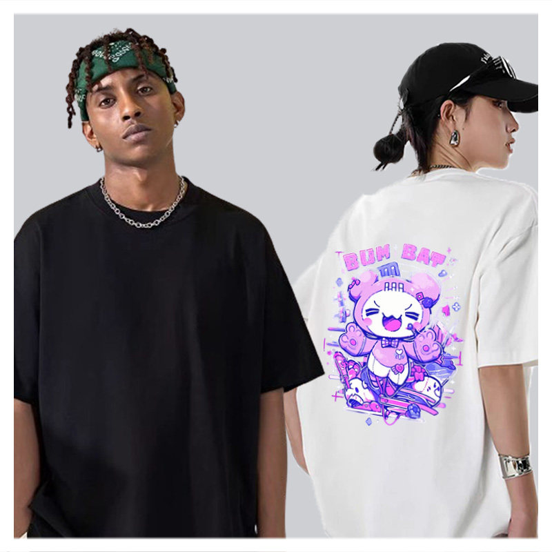 Camiseta bidimensional com estampa de anime