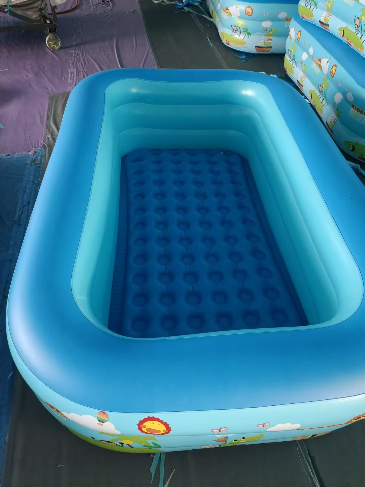 Inflatable swim pool