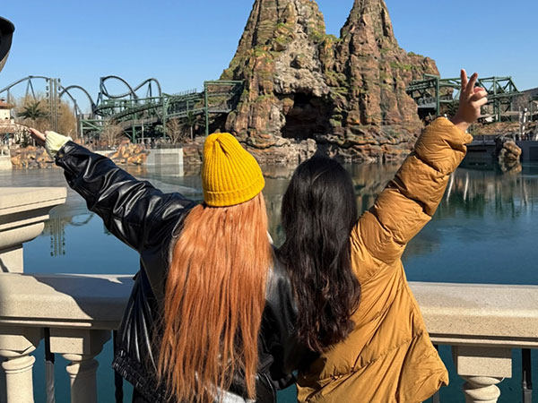 What is a private tour?