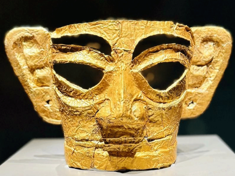 Giant Panda Base & Sanxingdui Museum Day Tour