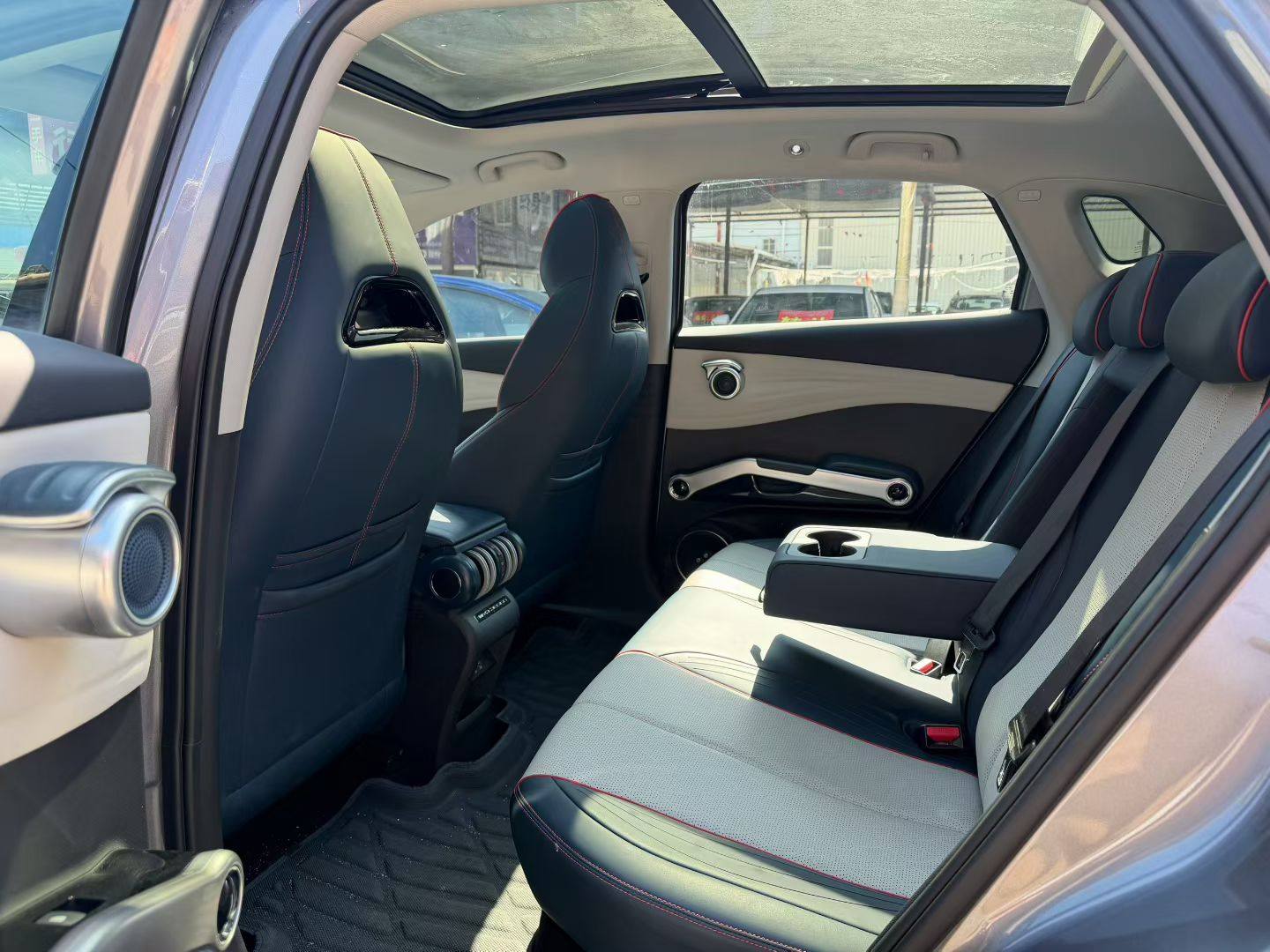 Yichun Xingyue Paipai Car Trading Co., Ltd