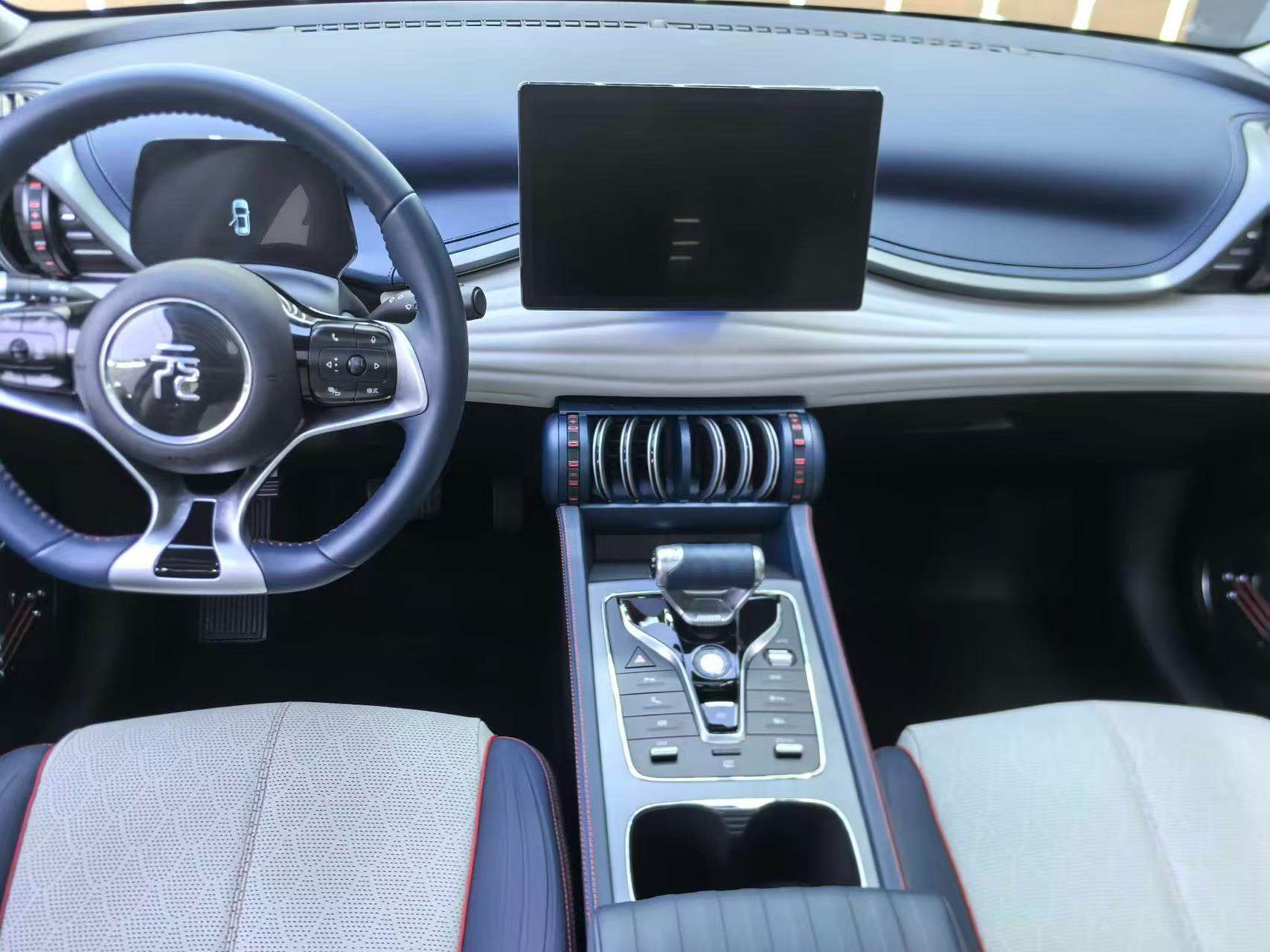 Yichun Xingyue Paipai Car Trading Co., Ltd