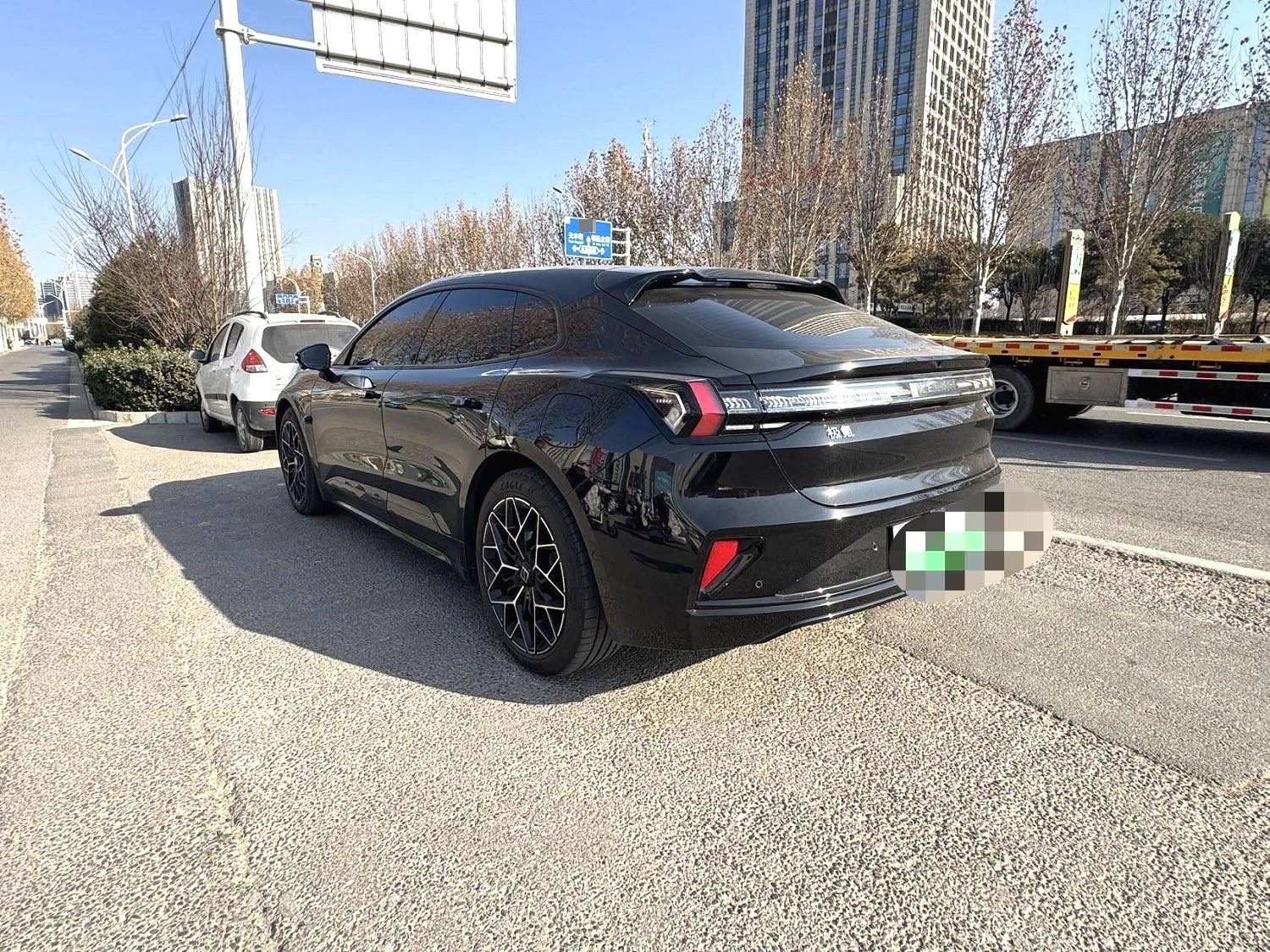 Yichun Xingyue Paipai Car Trading Co., Ltd