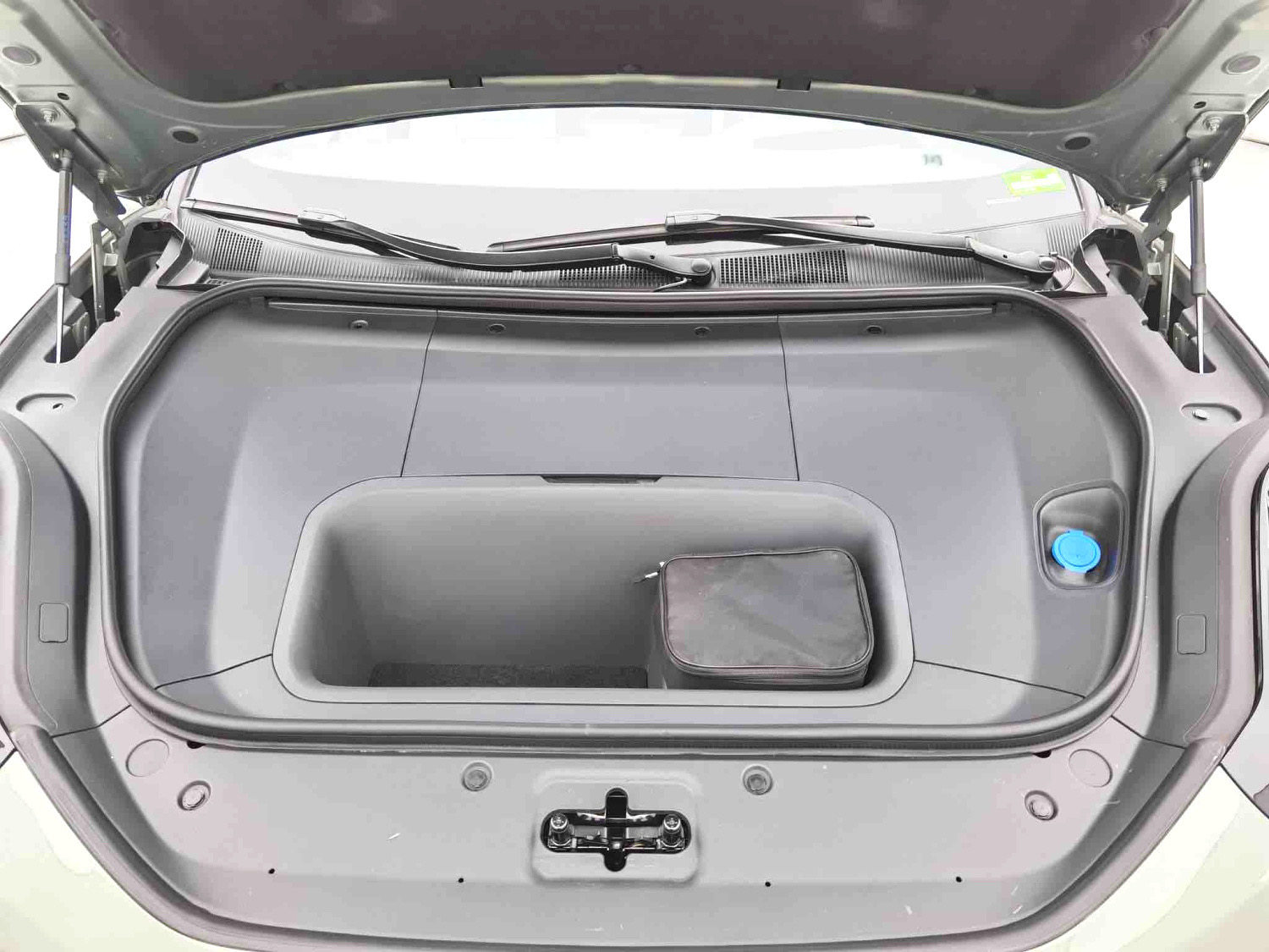 Yichun Xingyue Paipai Car Trading Co., Ltd