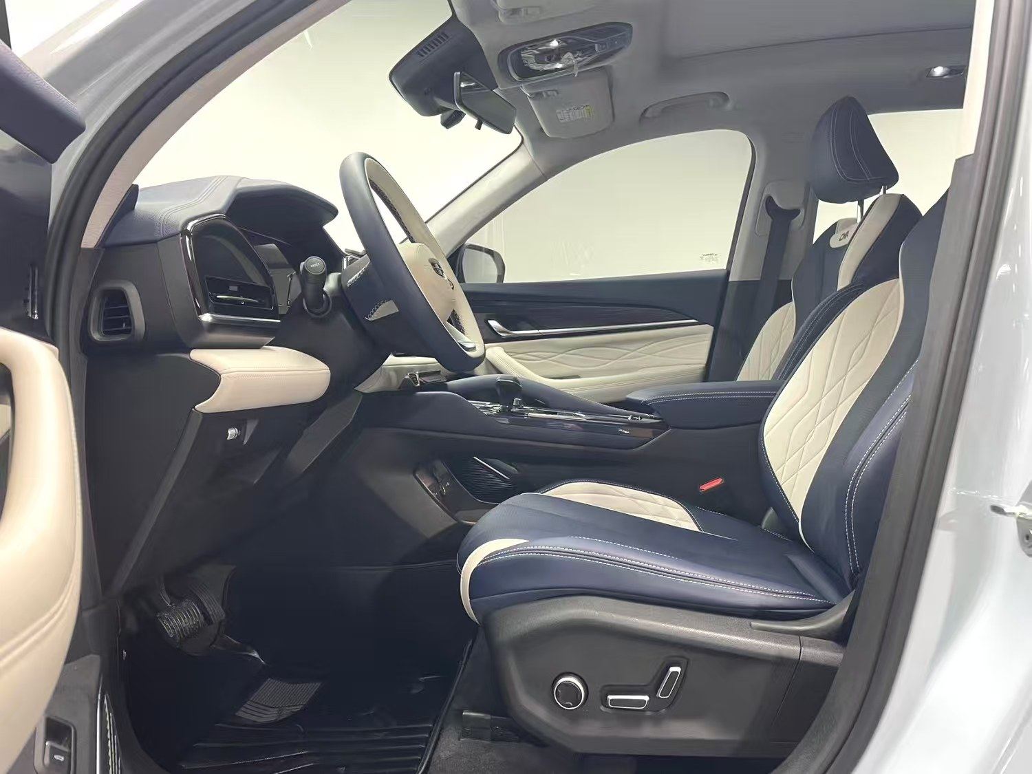 Yichun Xingyue Paipai Car Trading Co., Ltd