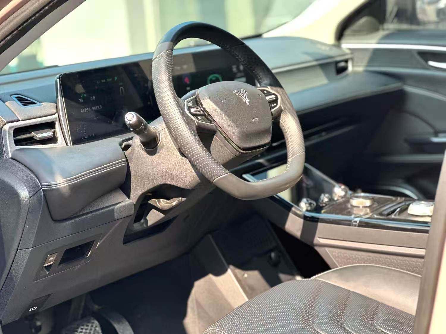 Yichun Xingyue Paipai Car Trading Co., Ltd