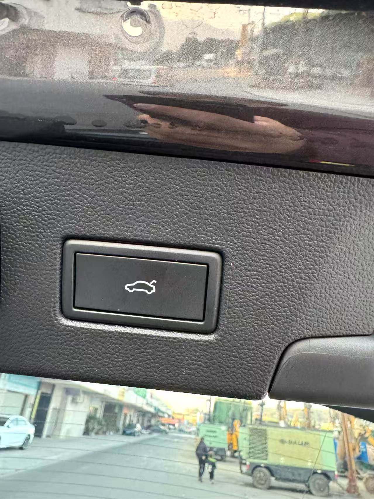 Yichun Xingyue Paipai Car Trading Co., Ltd