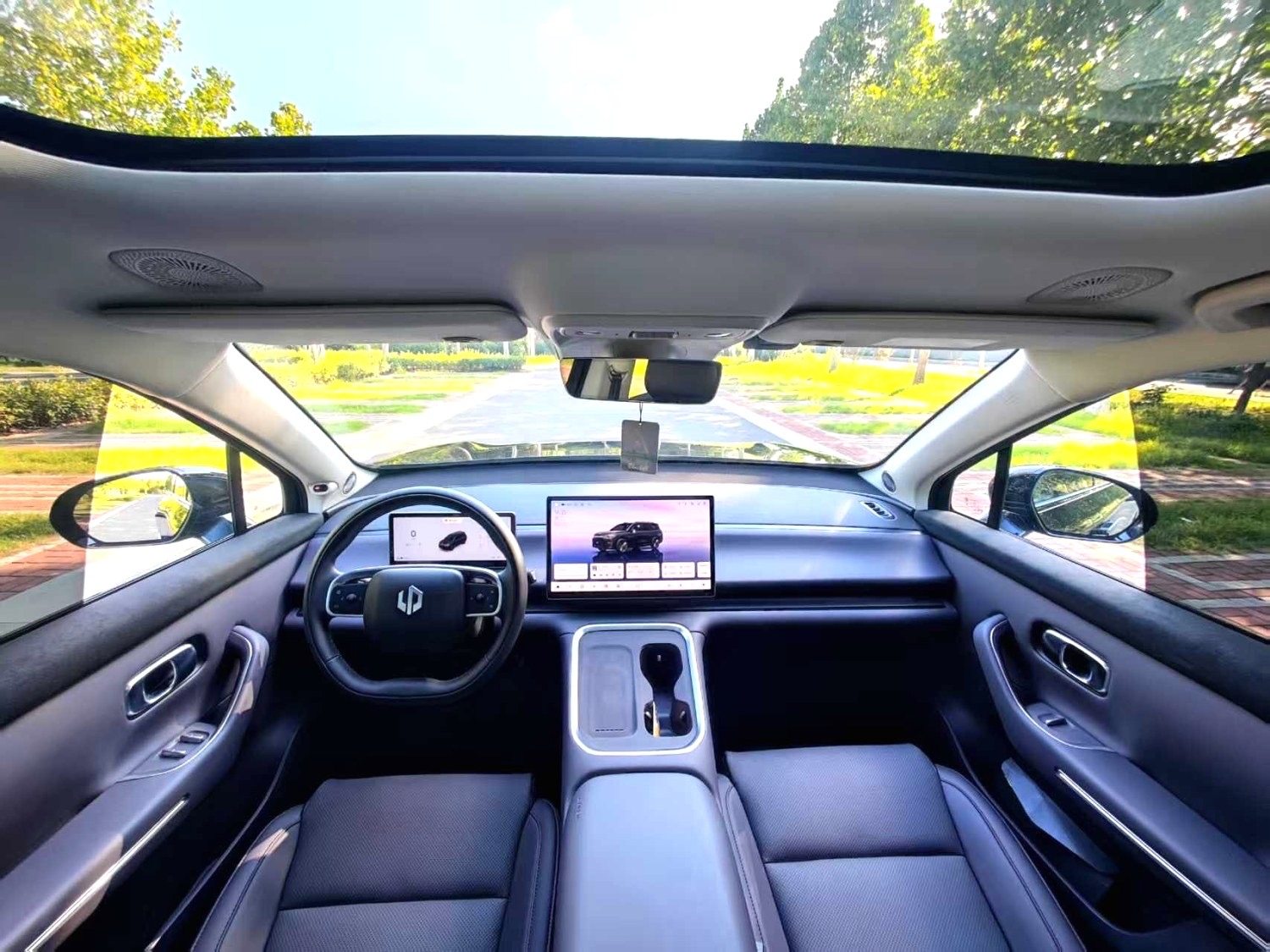 Yichun Xingyue Paipai Car Trading Co., Ltd