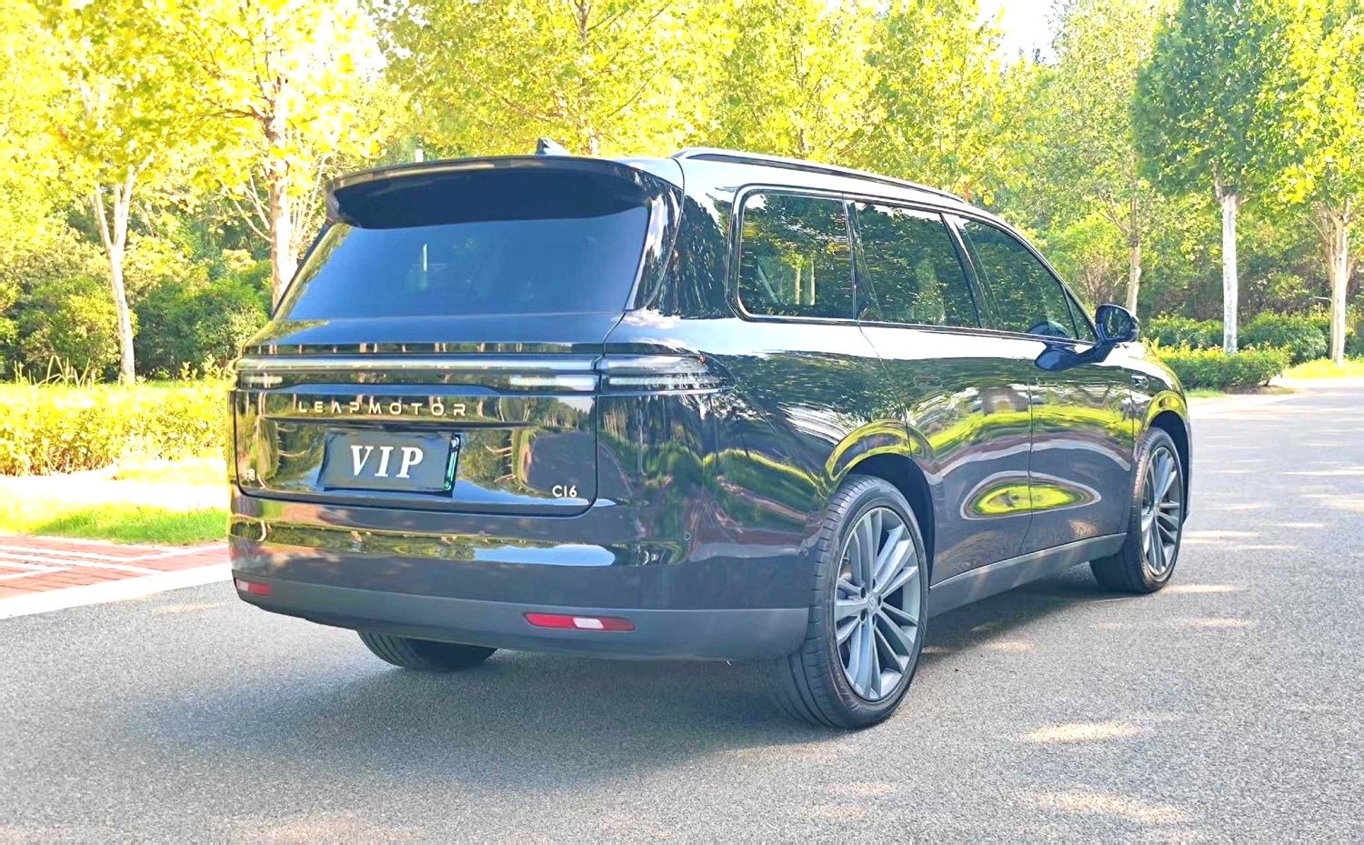 Yichun Xingyue Paipai Car Trading Co., Ltd