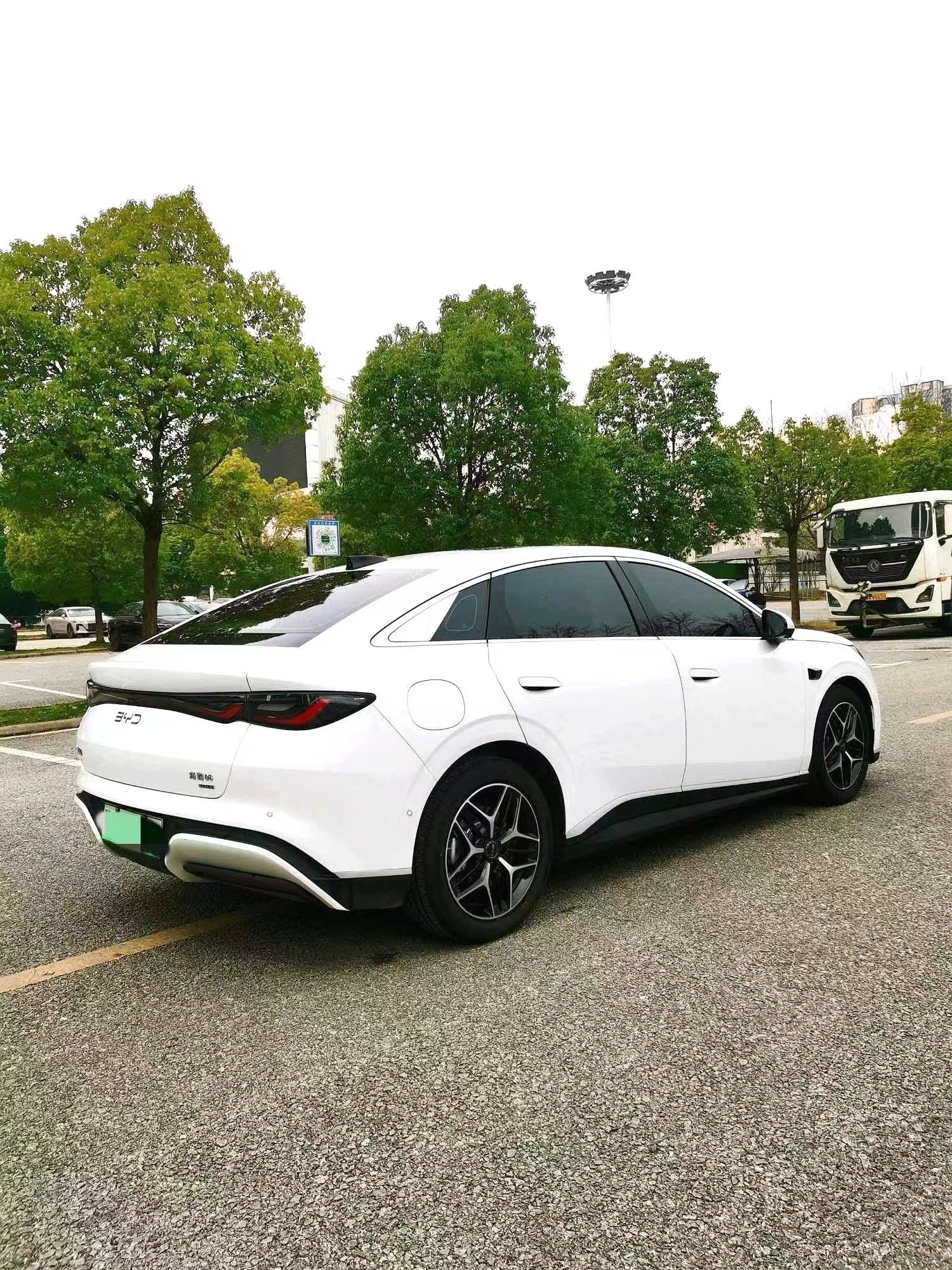 Yichun Xingyue Paipai Car Trading Co., Ltd