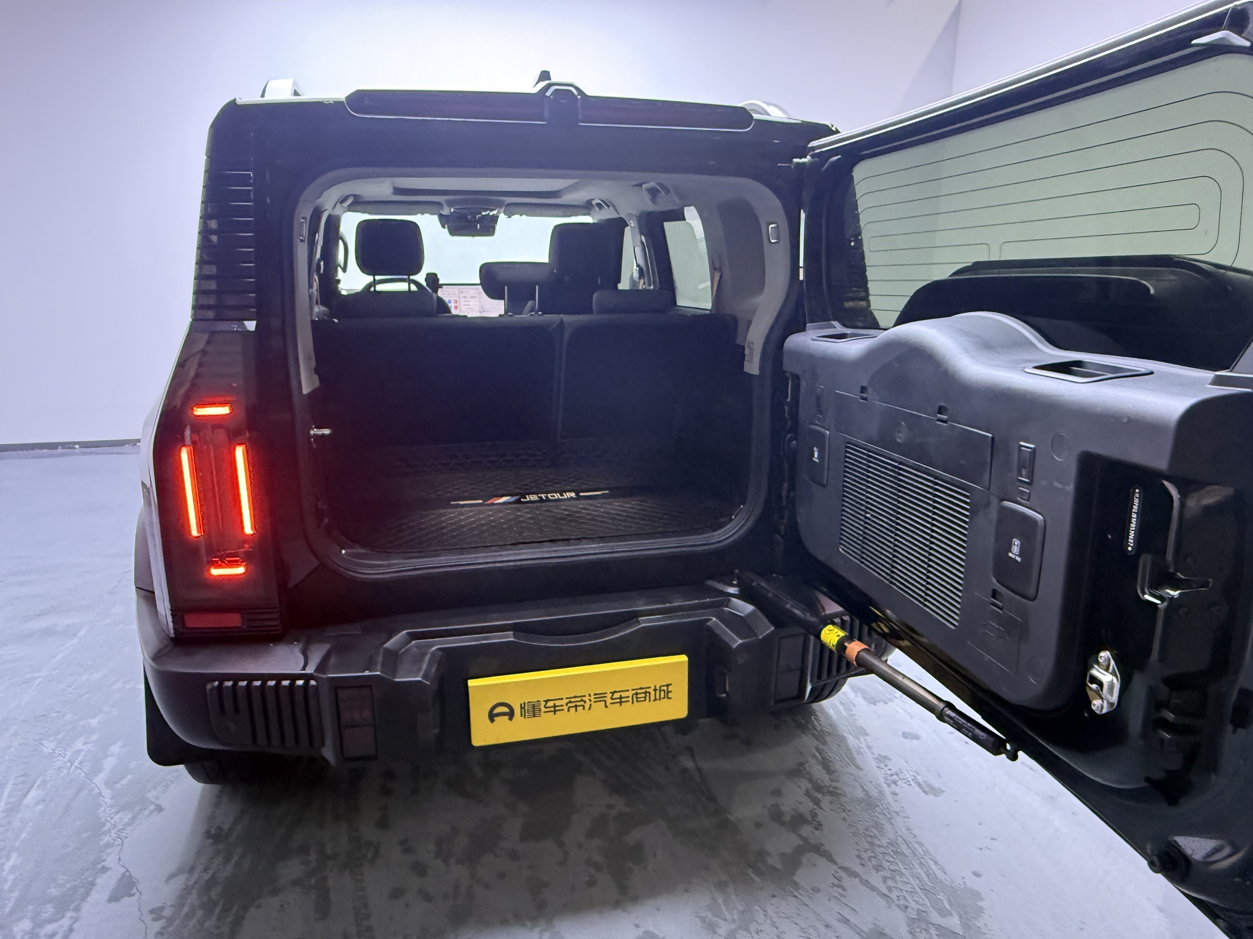 Chengdu Lushengda Automobile Service Co., Ltd.