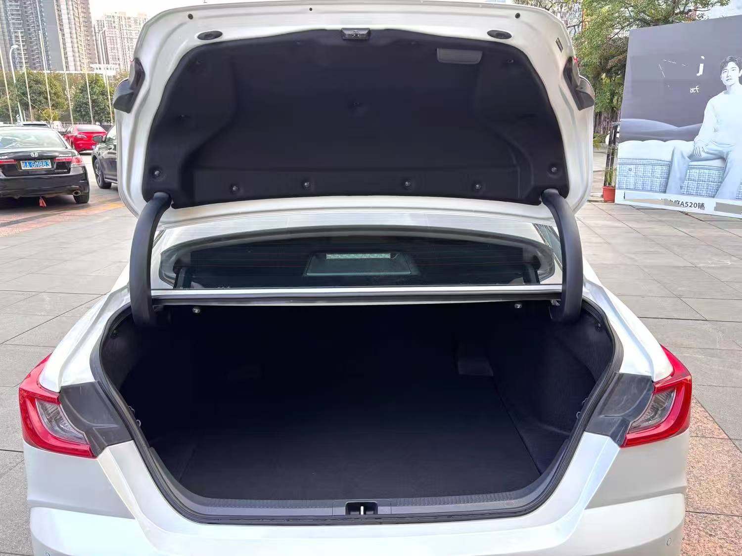 Chengdu Lushengda Automobile Service Co., Ltd.