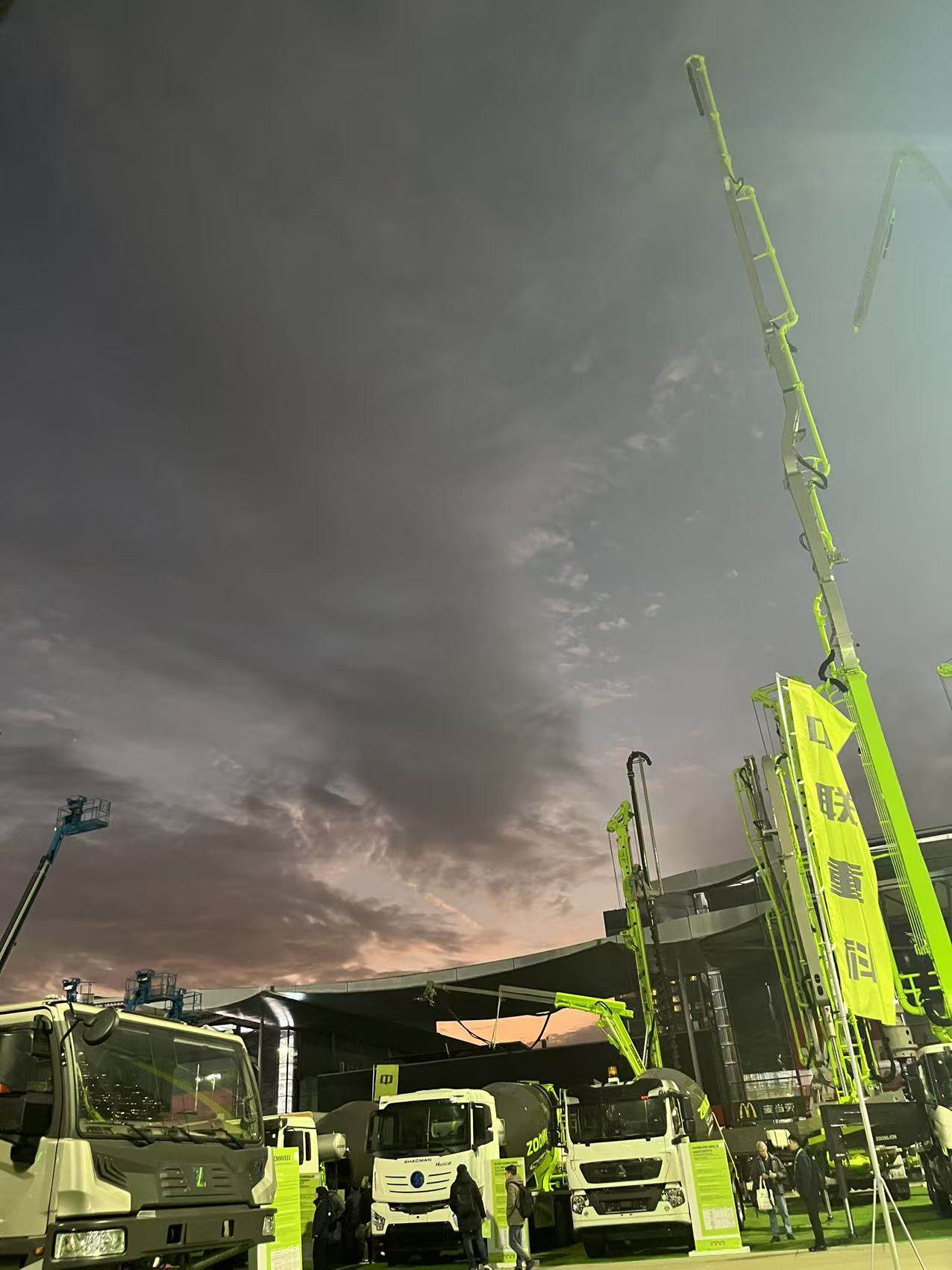 Replacement Cycle of Wearing Parts for Concrete Pump Trucks